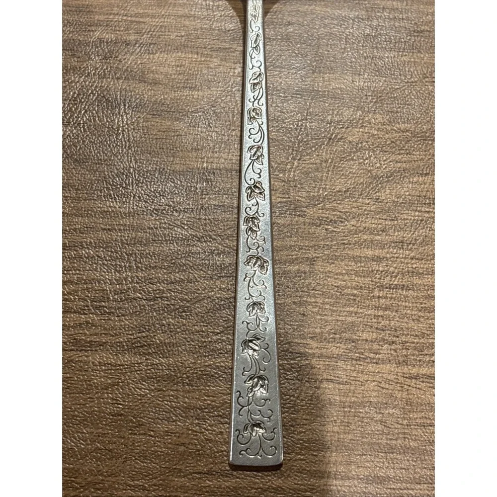 International Silver 1847 Rogers Silverplate  SILVER LACE- 5 Serving Pcs.